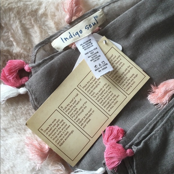 🆕 Anthropologie Gray Tassel Scarf 🌸🦚🌺 - Picture 4 of 5